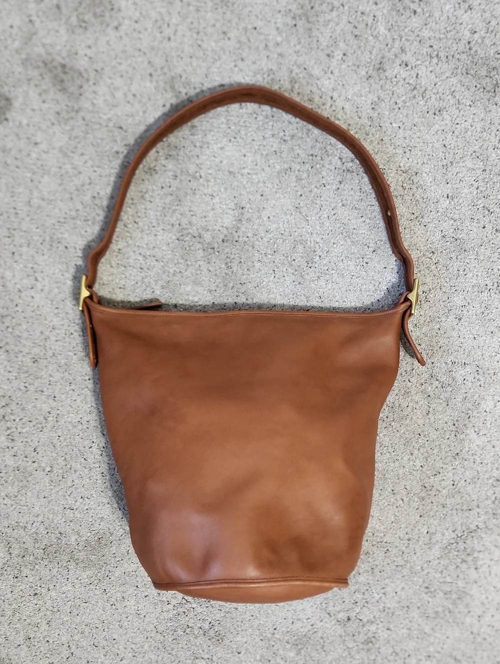 Vintage Coach British Tan Duffle Sac #9085 Hobo Bag